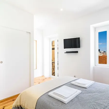 In2lisbon - Kionga Konukevi